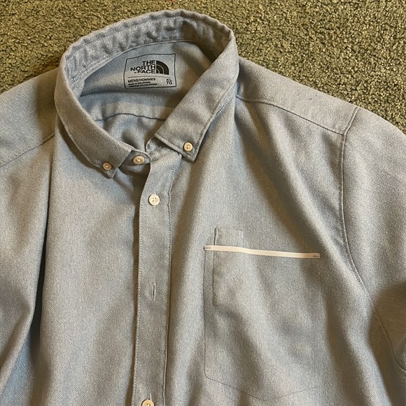 The North Face XL Light Blue Dress Shirt w/Pocket - Picture 3 of 4